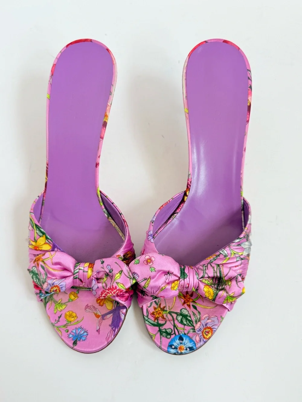 Gucci Flora Satin Bow Mule Heels Pink Cyclamen Floral Sandals US 9 Vintage Y2K - Picture 3 of 13